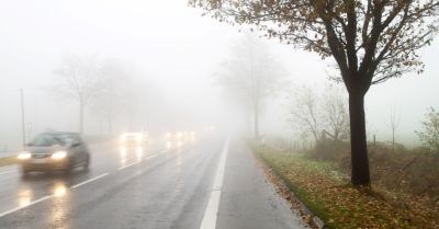 Bezpieczna jazda w jesienną słotę zaczyna się od odpowiednich opon - nie czekaj na pierwsze mrozy ani śnieg!